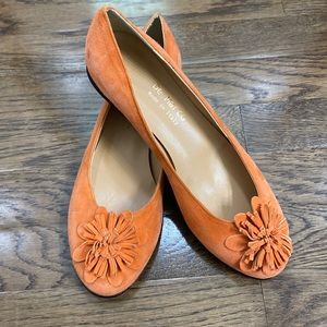 NWOT DeMarco Italian orange suede flats with flower 38.5